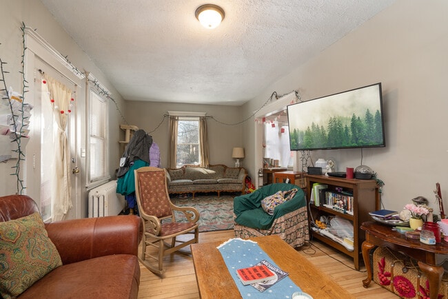 living room - 1609 Talmage Ave SE