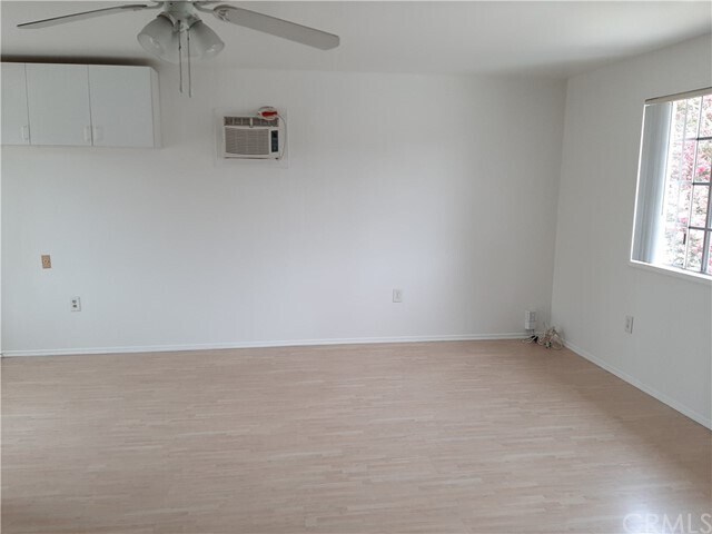 Foto del edificio - 344 W Whiting Ave