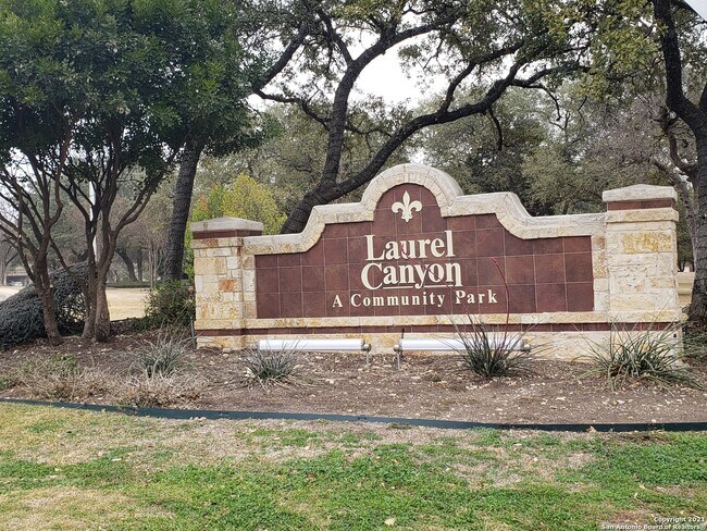 Foto del edificio - 11222 Blue Fax Fld