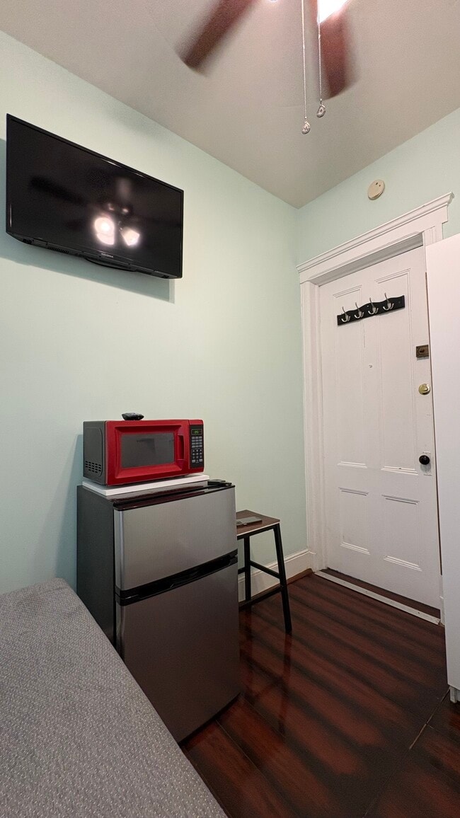 Building Photo - 2308 Kerrigan Ave