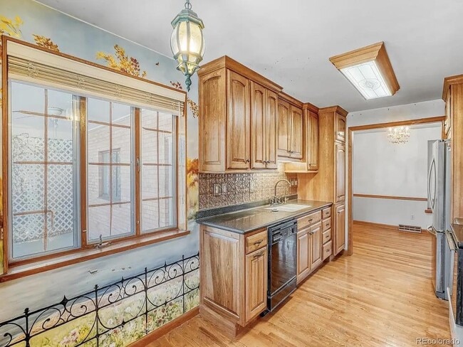 Photo - 1900 Zang St House