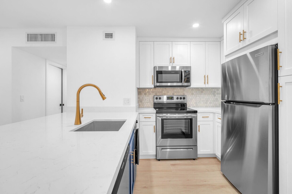 Primary Photo - 7915 SW 86th St