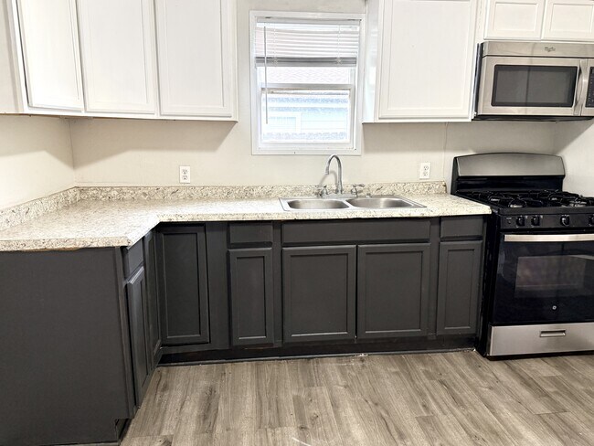 Foto del edificio - 705 Parkway