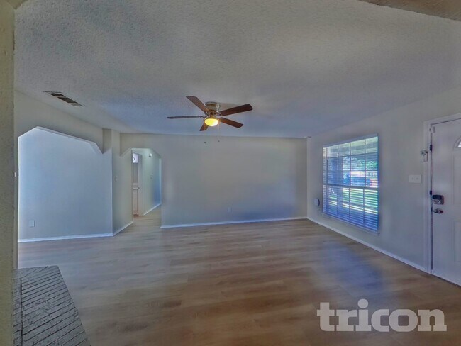 Foto del edificio - 5005 Coronet Ct