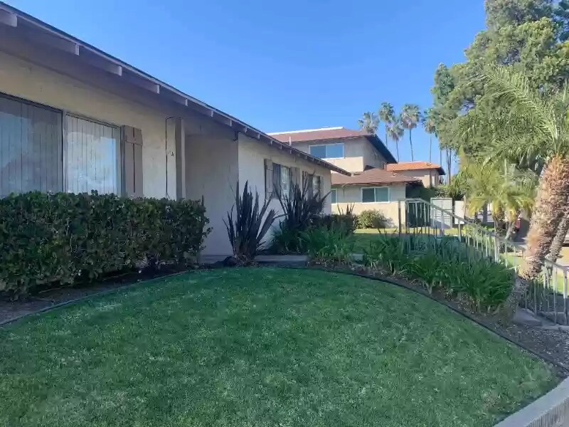 Primary Photo - 2717 Santiago Rd