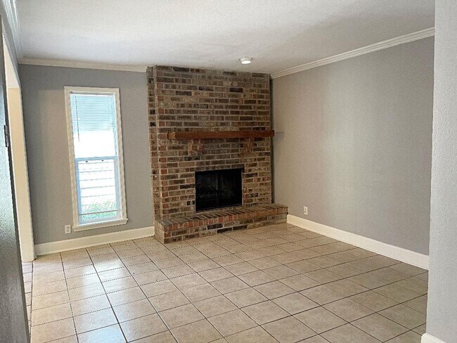 Building Photo - 3065 Willow Pl