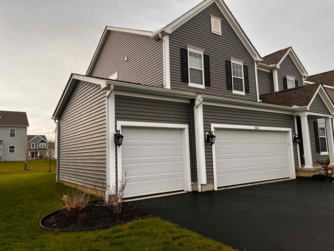 Building Photo - 642 Holbrook Dr