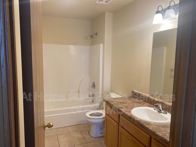 Foto del edificio - 5603 N Purple Ln