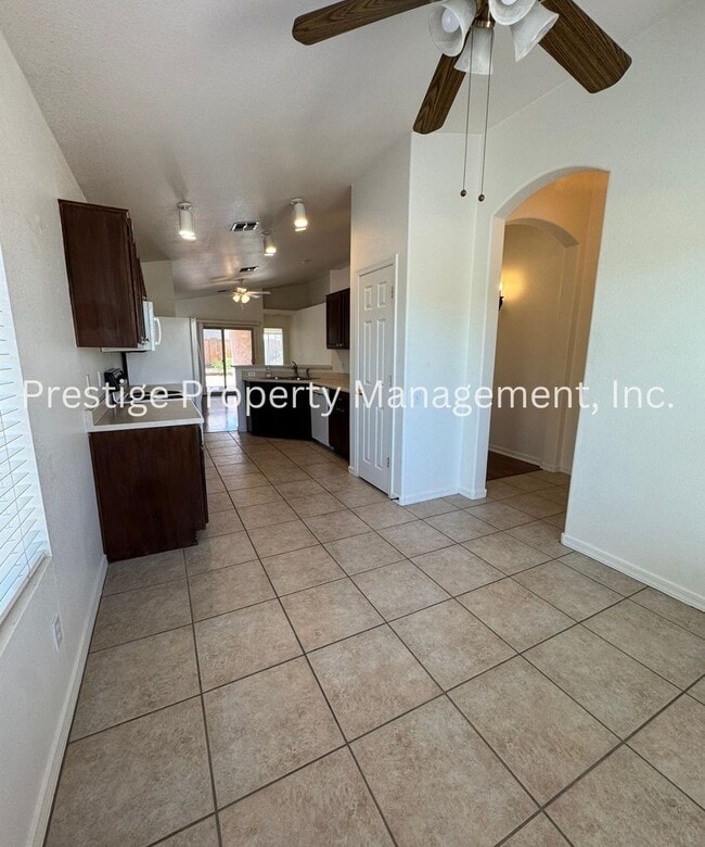Building Photo - 82 S Laurelton Way