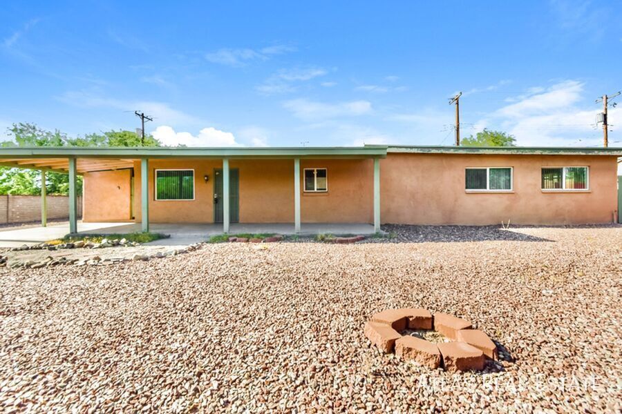 Foto principal - 4757 E 4th St