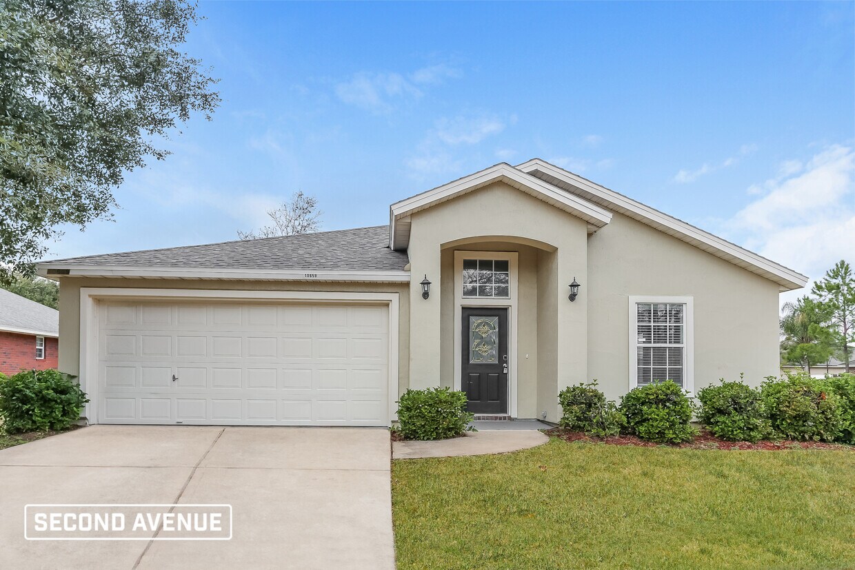 Primary Photo - 10659 Sandy Oaks Dr