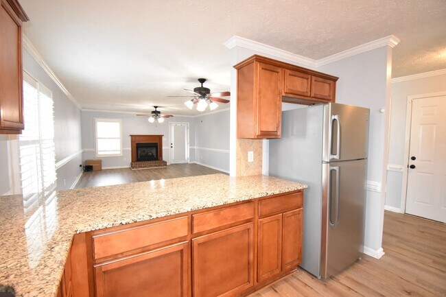Foto del edificio - Coming Soon: 3 Bedroom 2 Bath Home-(NO PETS)