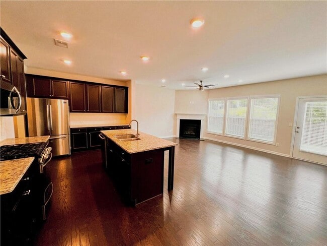 Foto del edificio - 4305 Bryton Trace Dr