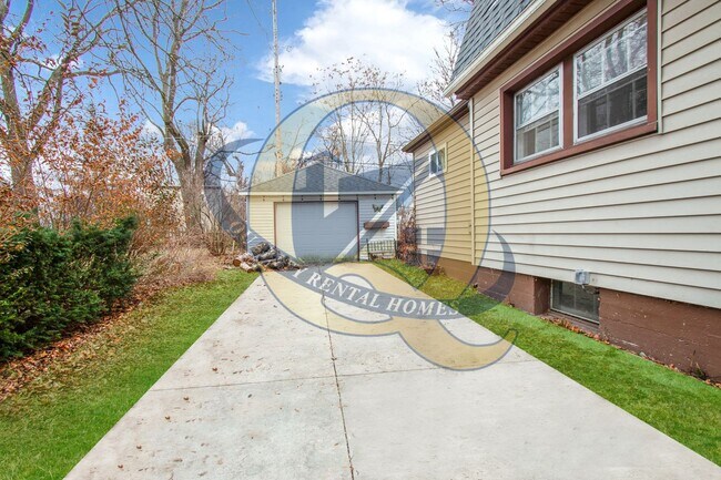 Foto del edificio - Available Now!