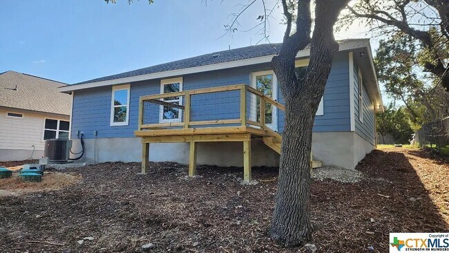 Foto del edificio - 151 Twin Elm Dr