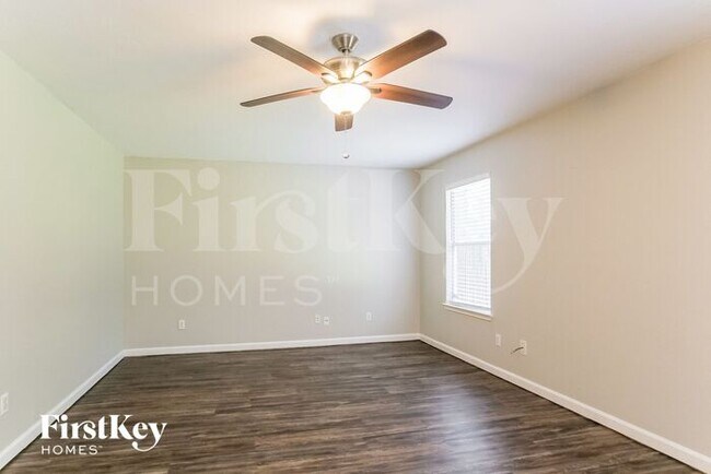 Foto del edificio - 1910 Emerald Pathway Dr