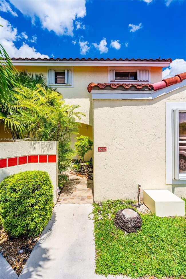 Building Photo - 1612 San Remo Cir