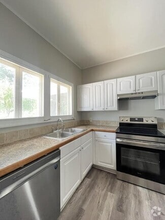 Building Photo - 2203 Ave F NW
