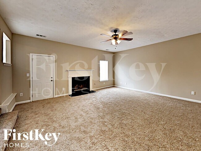 Foto del edificio - 1325 Pebble Beach Ln
