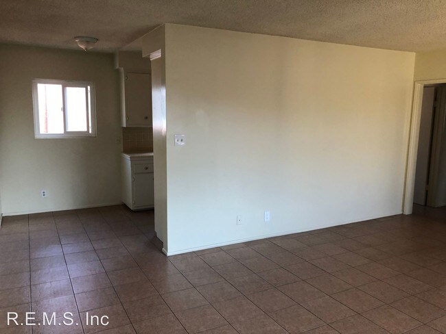 Building Photo - 11915 Manor Dr