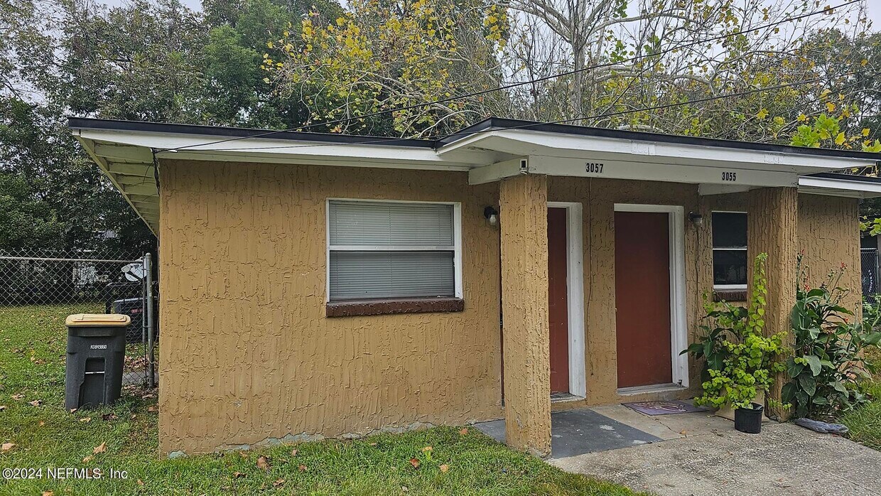 Foto principal - 3057 Nolan St