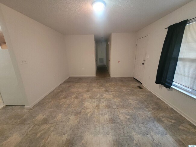 Building Photo - 3104 Sonya Dr NW