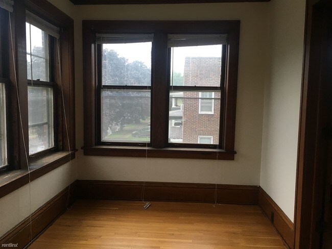 Building Photo - 1 br, 1 bath Apartment - 1702 Hague Ave 4