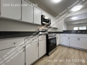 Building Photo - 2400 Eilers Ln