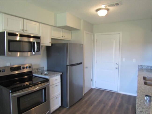 Building Photo - 4419 Trafalgar Dr