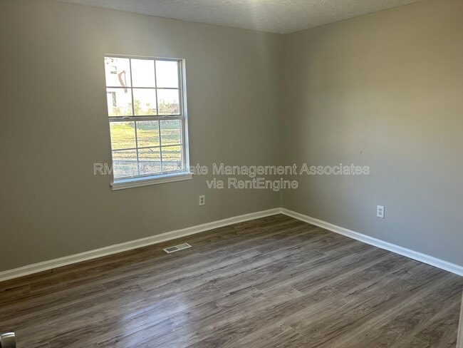 Foto del edificio - 214 W Central Ave