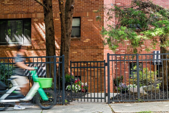 Foto del edificio - 324 3rd St NE