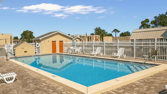 Building Photo - Aztec Villa