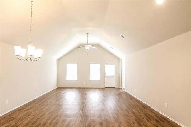 Foto del edificio - 14086 Lake Cres Dr