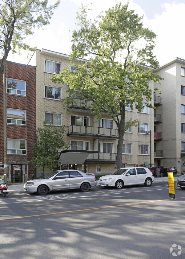 Primary Photo - 3385 Édouard-Montpetit