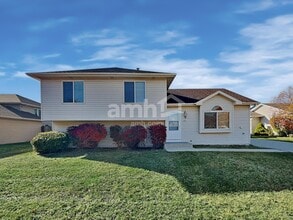 Building Photo - 1801 Winger Dr