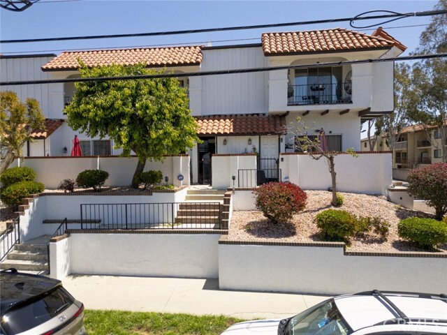 Primary Photo - 10030 Owensmouth Ave