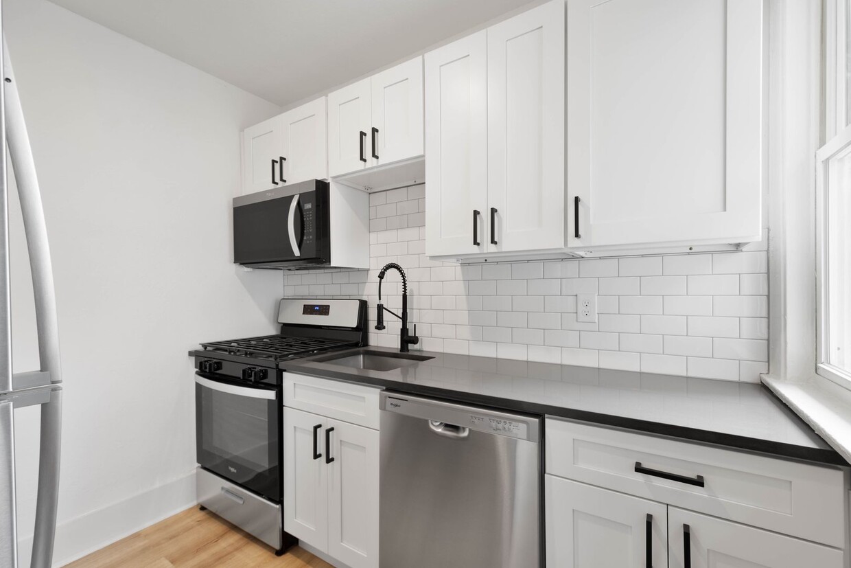 Primary Photo - COMING JUNE 1ST!! RENOVATED 1-BEDROOM IN D...