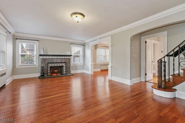 Building Photo - 341 Palisade Rd