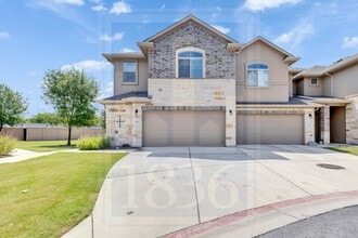 Building Photo - 2880 Donnell Dr