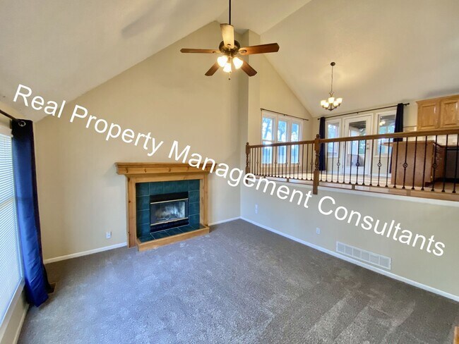Building Photo - Split Level in Lee's Summit