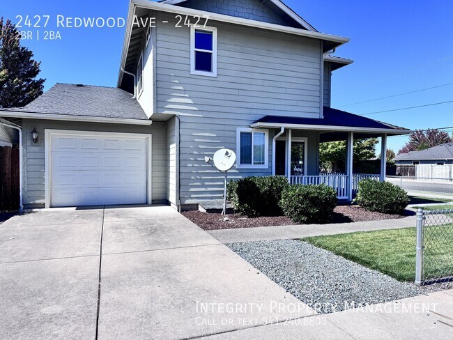 Foto del edificio - 2427 Redwood Ave