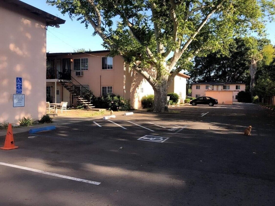 Photo - 1015 Arcade Blvd (Sacramento, CA)