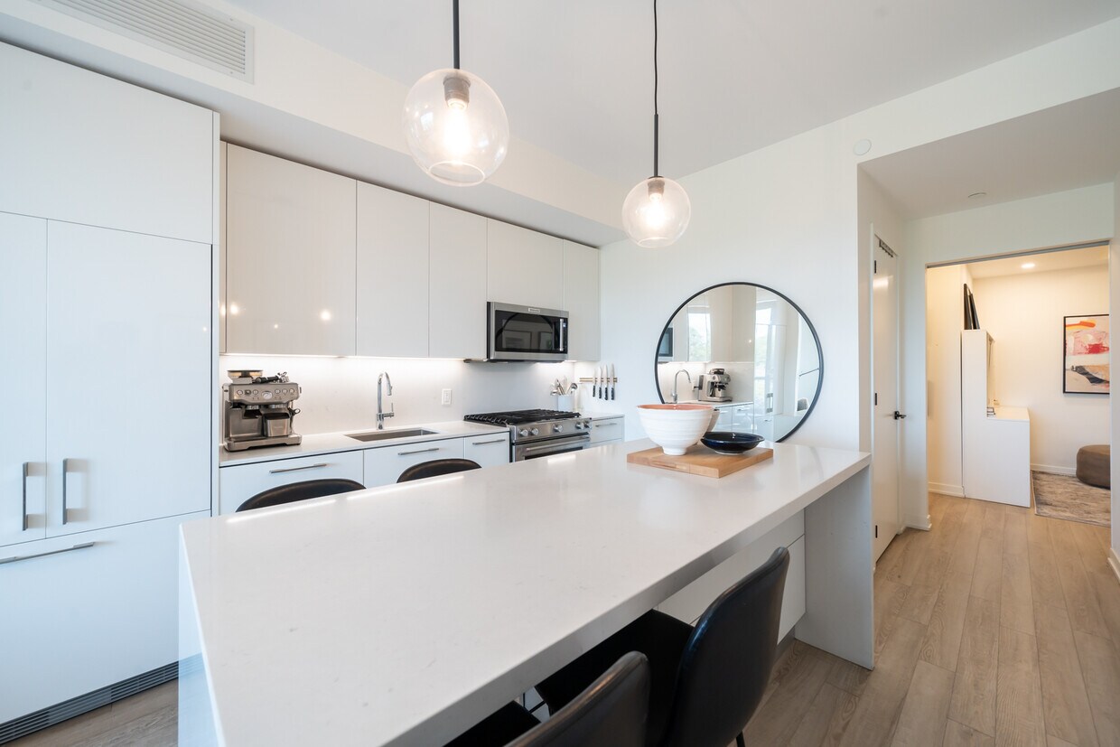 Photo principale - 2118 Bloor St W