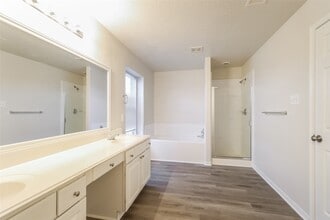 Building Photo - 16700 Foursquare Dr