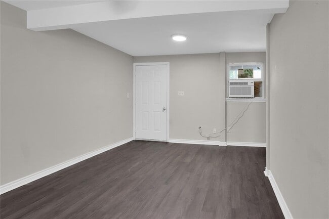 Building Photo - 5623#1 Barremore St