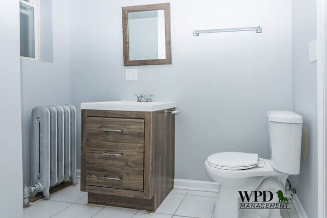 Foto del edificio - 1649 W 78th St