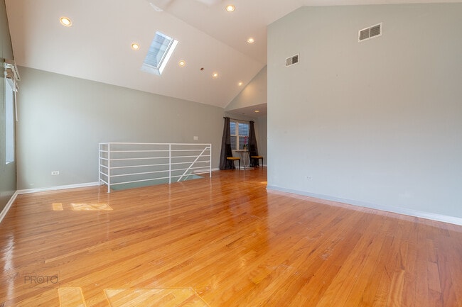Building Photo - 524 N Ashland Ave