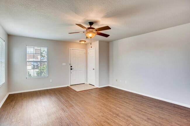 Foto del edificio - beautifully maintained 3-bedroom, 2-bathro...