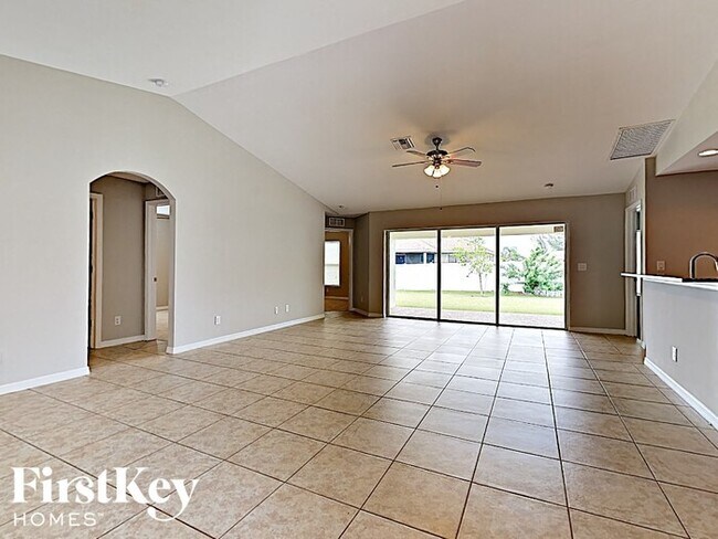Foto del edificio - 1155 NW 27th Pl