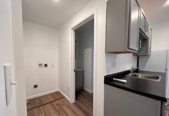 Foto del edificio - 947 Woodmere Ave